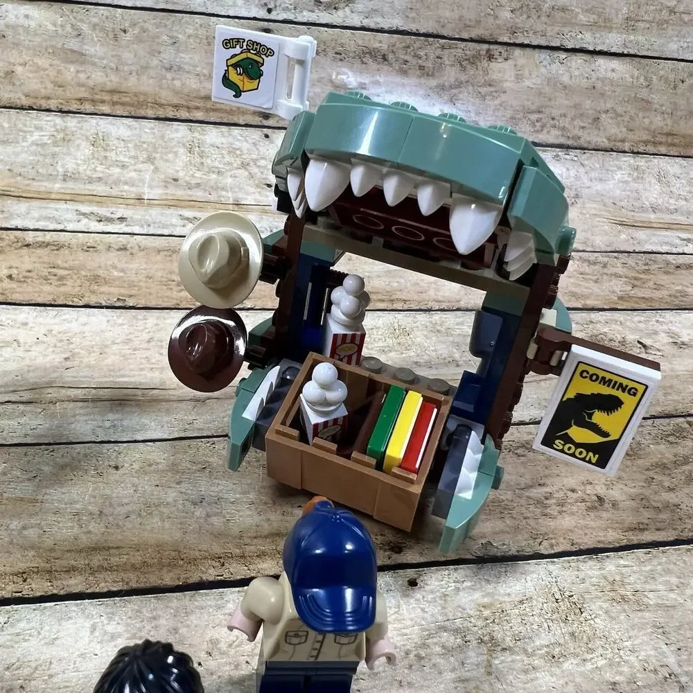 LEGO Jurassic World: Dilophosaurus on the Loose (75934) 100% COMPLETE